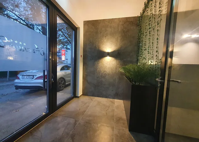 Avenue21